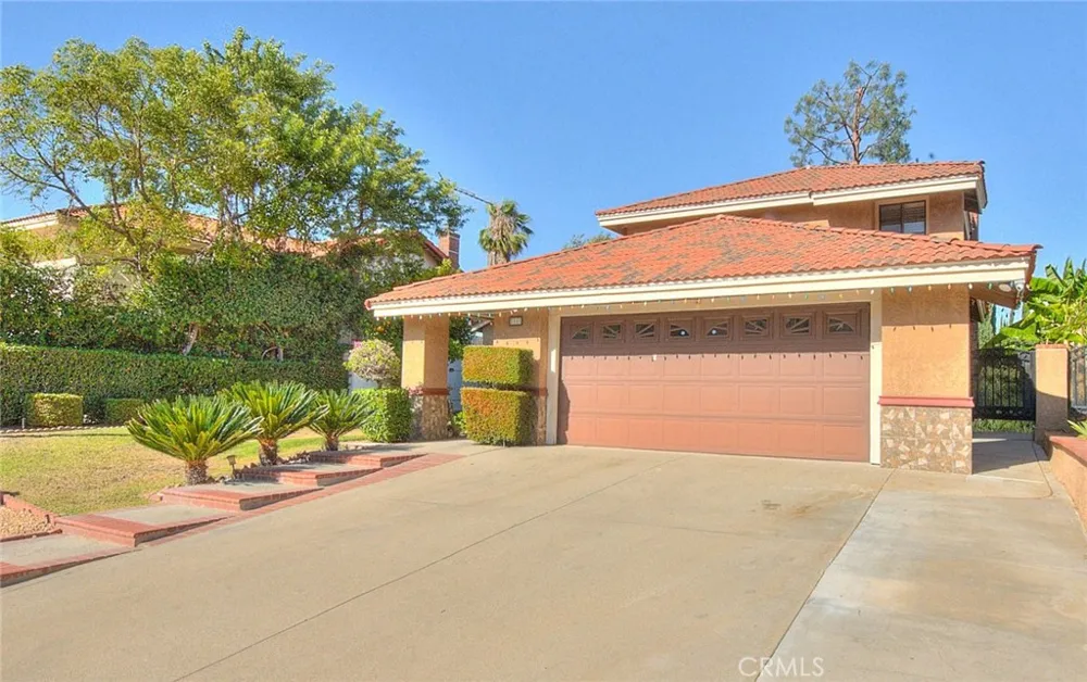 16 Sunset Ridge Pomona, CA 91766