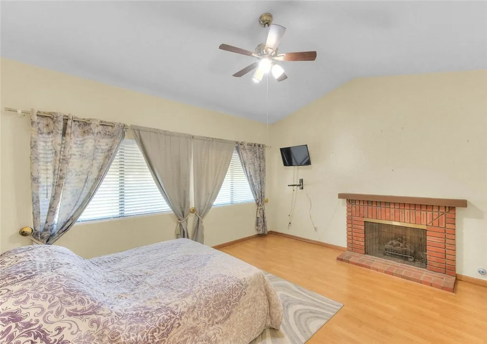 16 Sunset Ridge Pomona, CA 91766