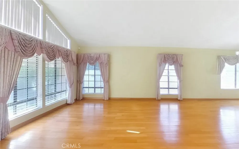 16 Sunset Ridge Pomona, CA 91766