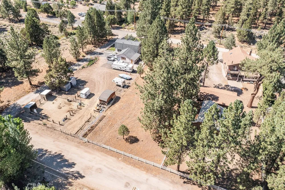 2146 Glencove Big Bear City, CA 92314