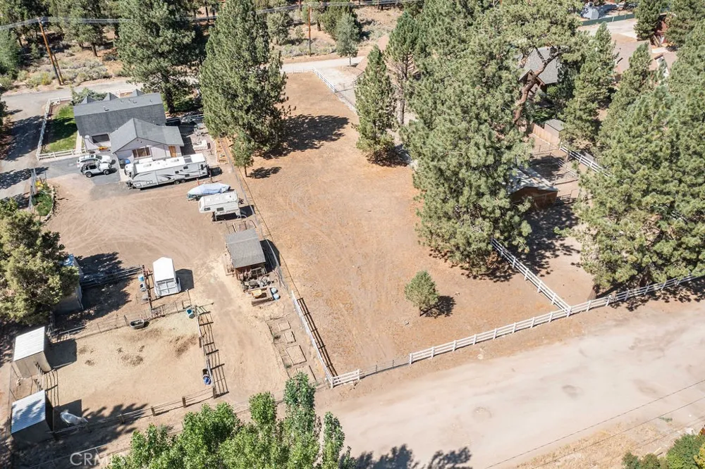 2146 Glencove Big Bear City, CA 92314