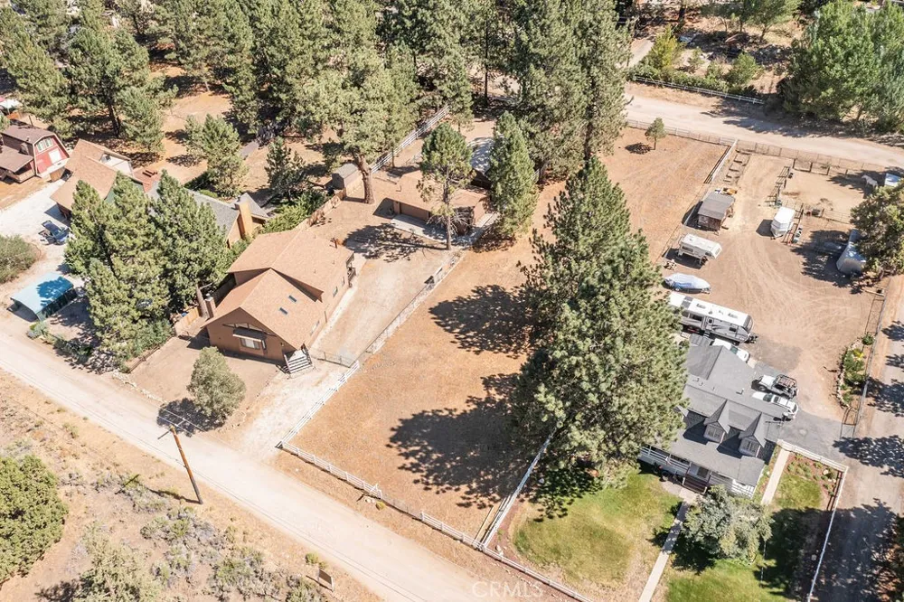 2146 Glencove Big Bear City, CA 92314