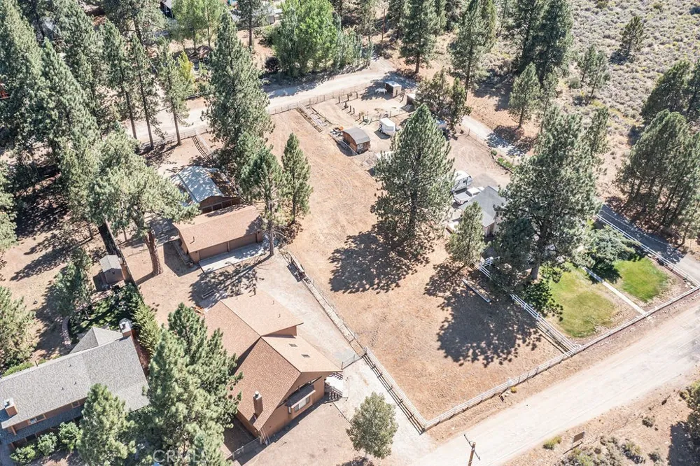 2146 Glencove Big Bear City, CA 92314