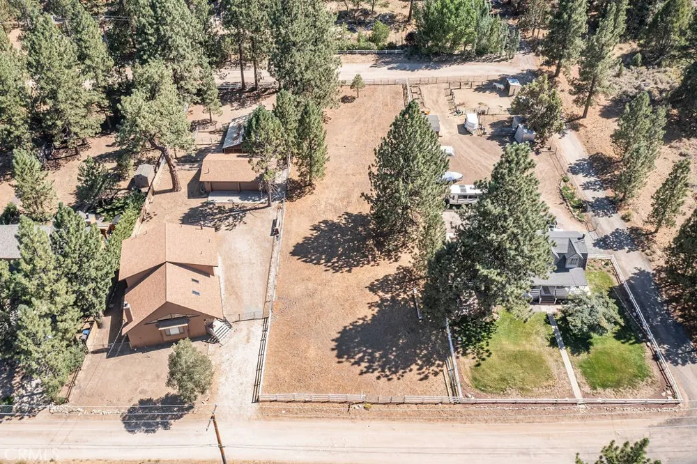 2146 Glencove Big Bear City, CA 92314