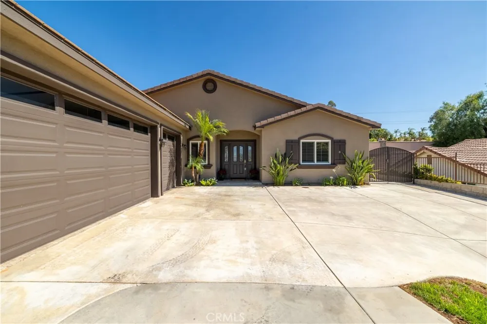 31028 Emperor Drive Canyon Lake, CA 92587