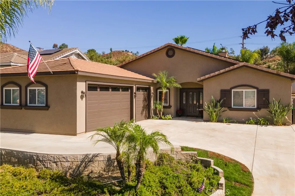 31028 Emperor Drive Canyon Lake, CA 92587