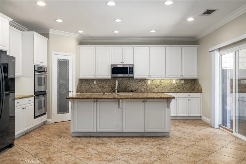 31028 Emperor Drive Canyon Lake, CA 92587