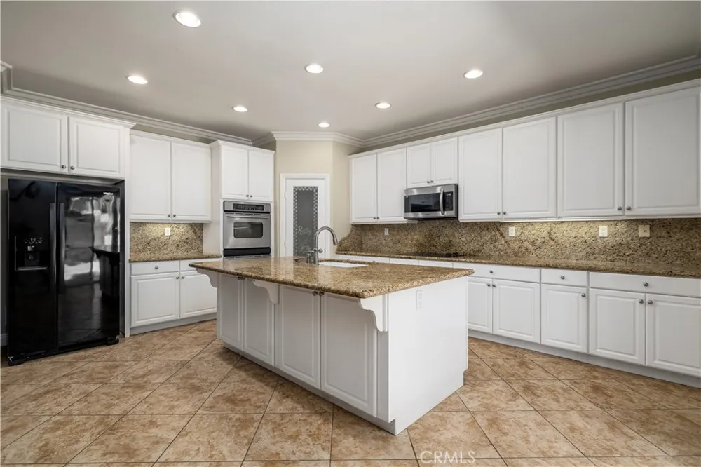 31028 Emperor Drive Canyon Lake, CA 92587