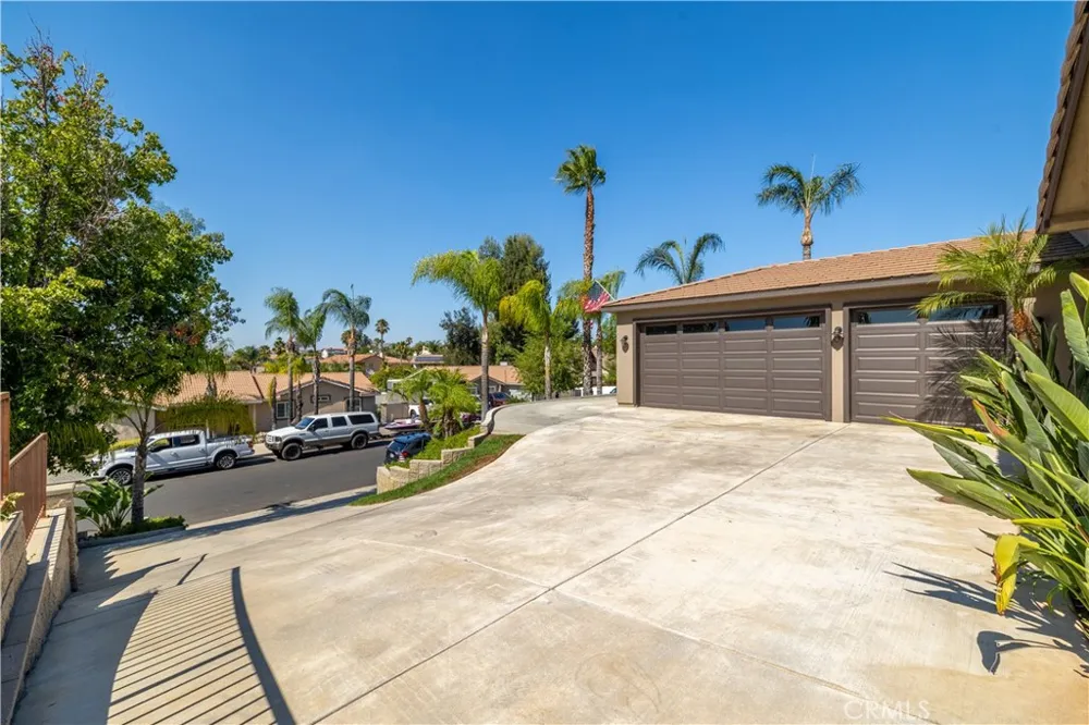 31028 Emperor Drive Canyon Lake, CA 92587
