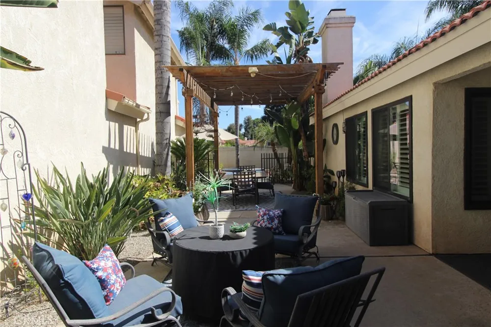 8205 New Castle Street Bakersfield, CA 93311