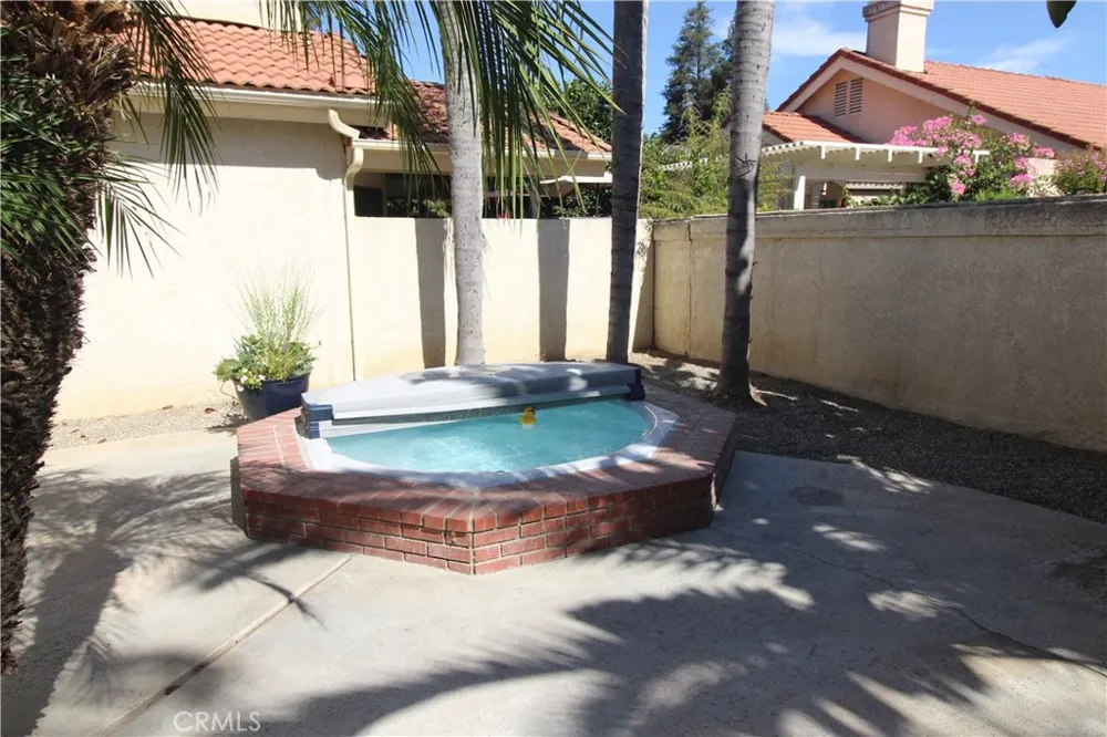 8205 New Castle Street Bakersfield, CA 93311