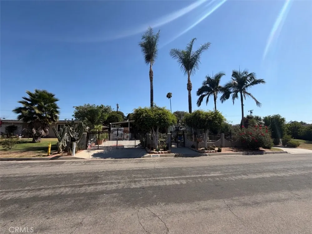 18438 E Citrus Edge Azusa, CA 91702