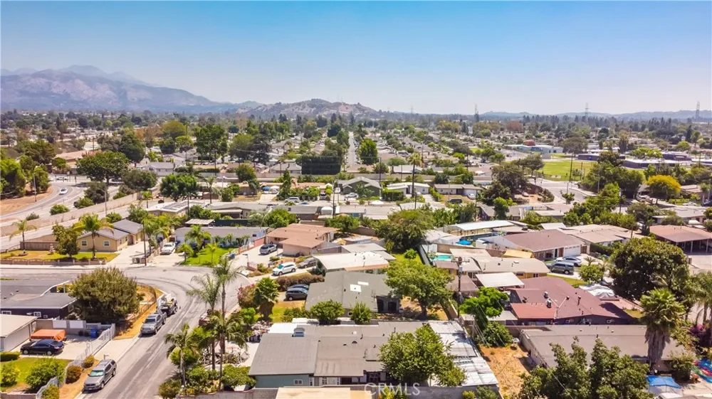 18438 E Citrus Edge Azusa, CA 91702