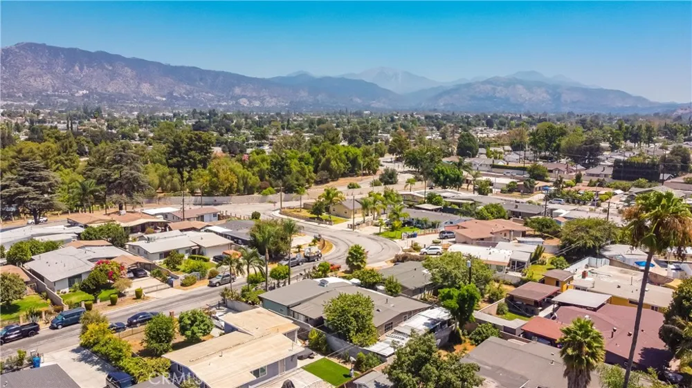 18438 E Citrus Edge Azusa, CA 91702