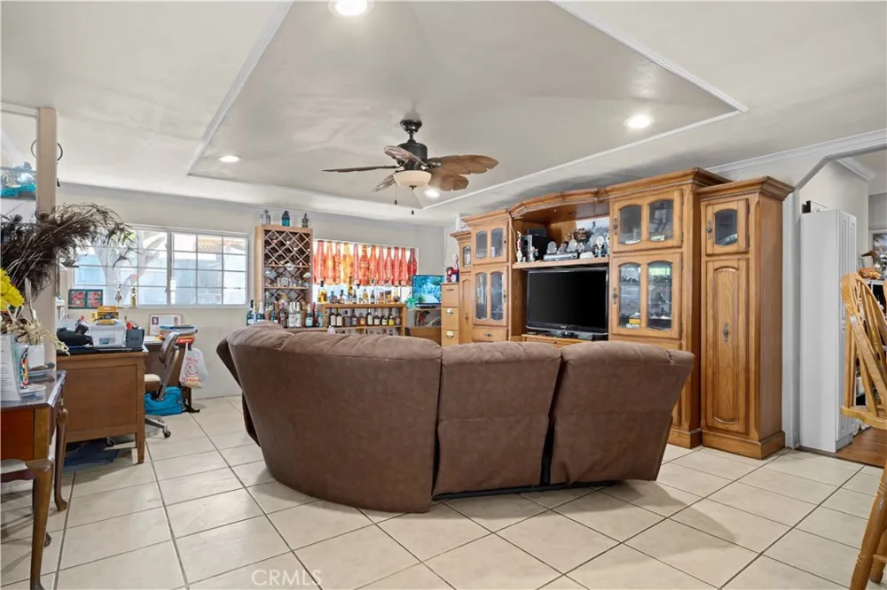 18438 E Citrus Edge Azusa, CA 91702