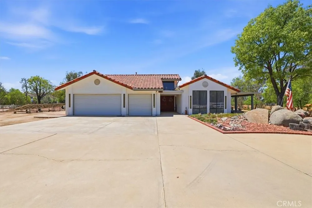 22801 Norbert Street Lake Mathews, CA 92570