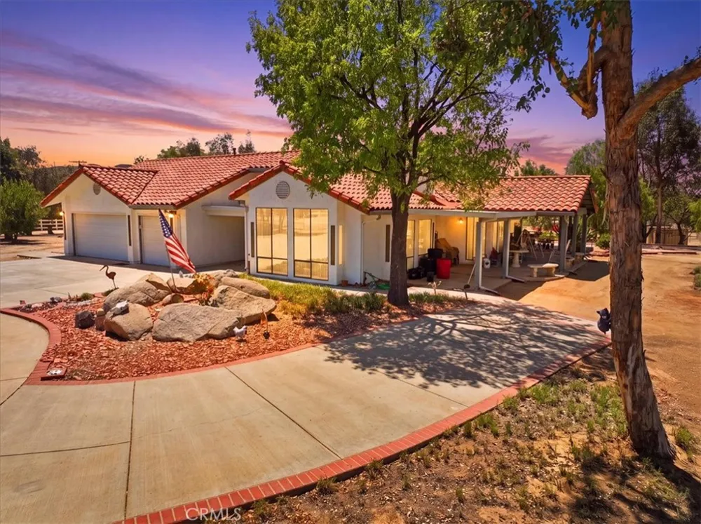 22801 Norbert Street Lake Mathews, CA 92570