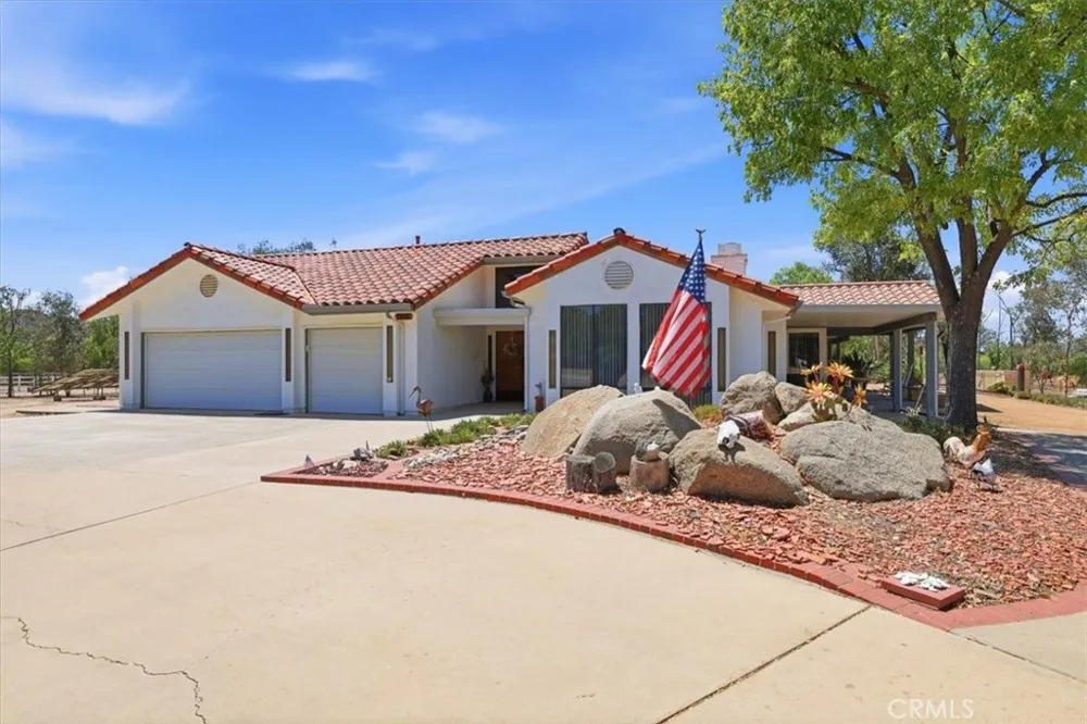 22801 Norbert Street Lake Mathews, CA 92570