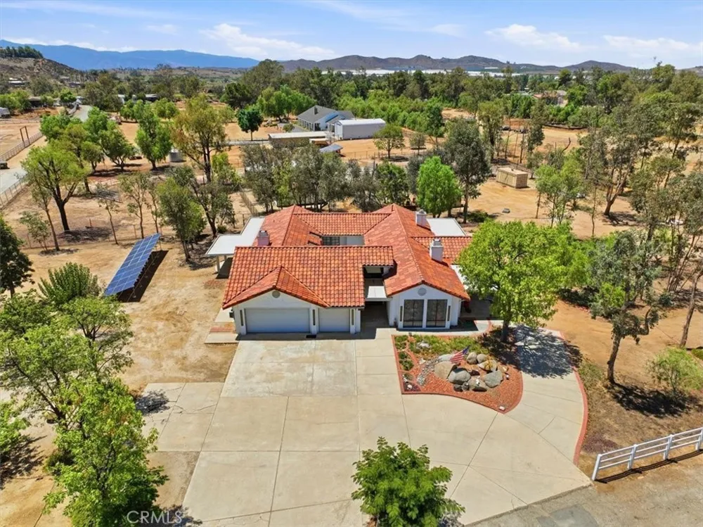 22801 Norbert Street Lake Mathews, CA 92570