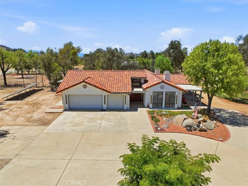 22801 Norbert Street Lake Mathews, CA 92570