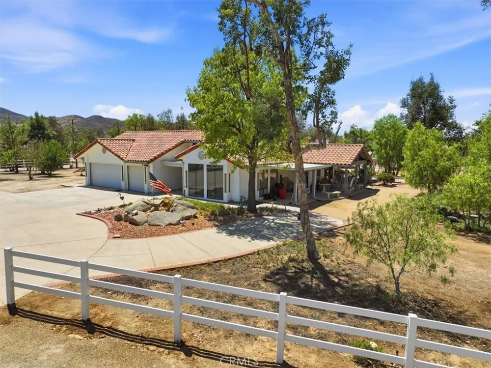 22801 Norbert Street Lake Mathews, CA 92570