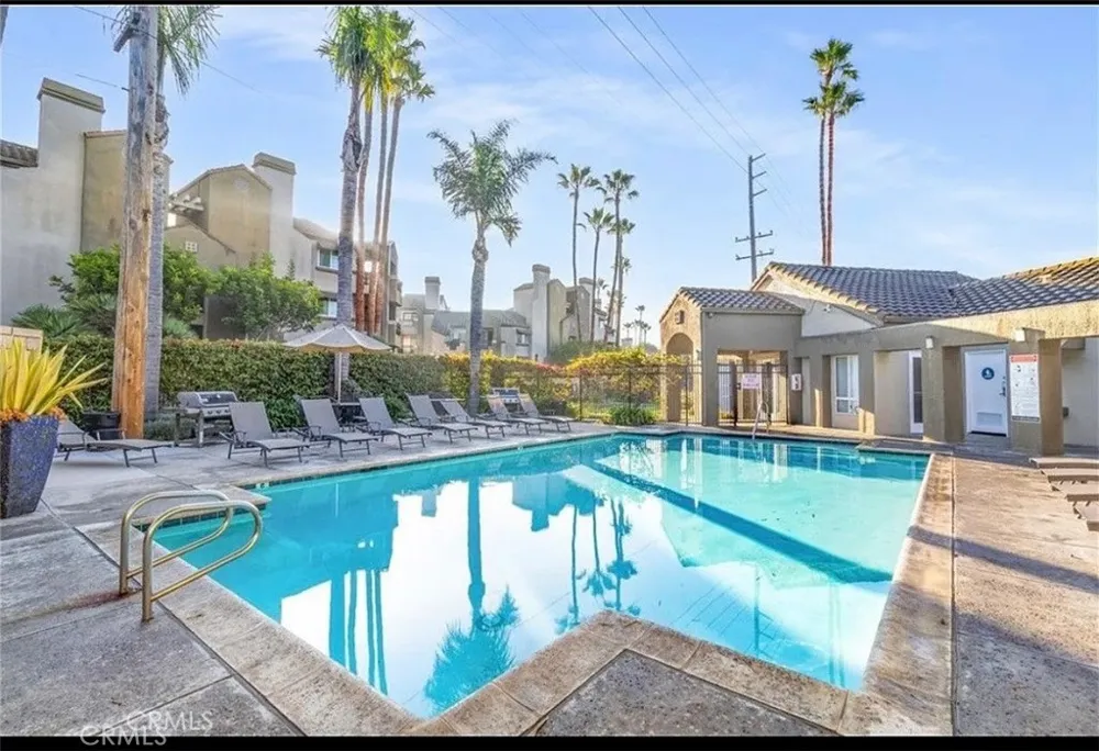 430 Lake Street Huntington Beach, CA 92648
