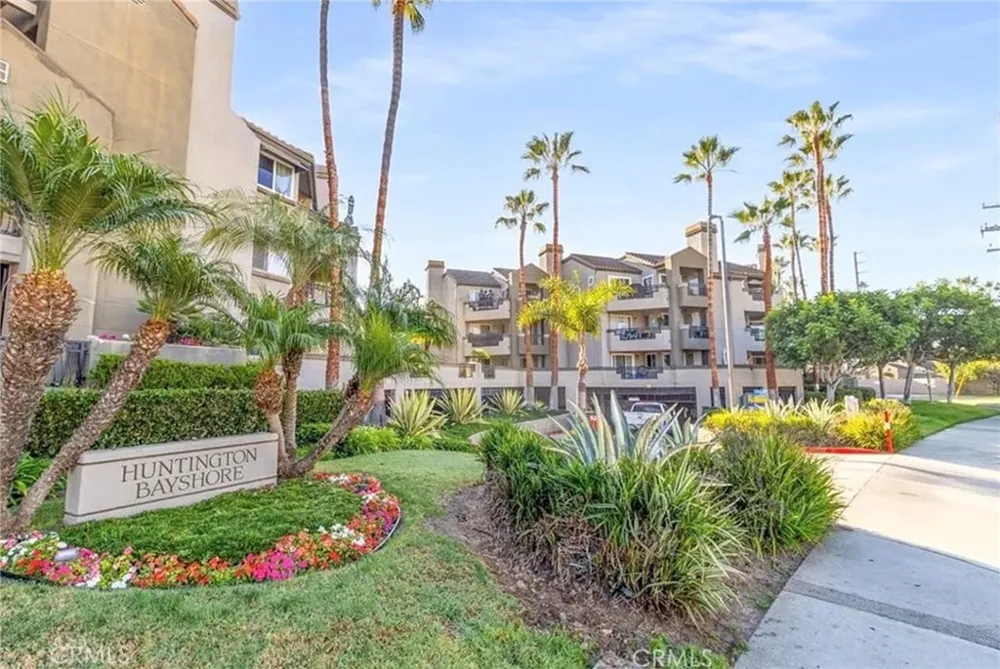430 Lake Street Huntington Beach, CA 92648