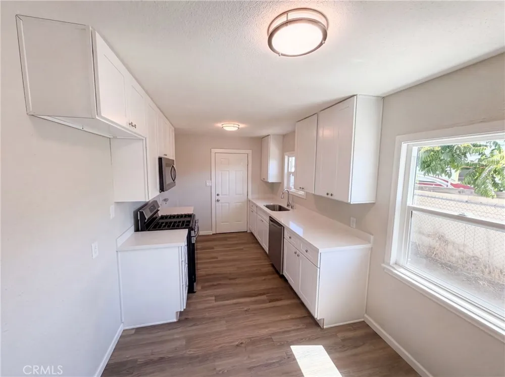 1374 El Nita Hemet, CA 92544