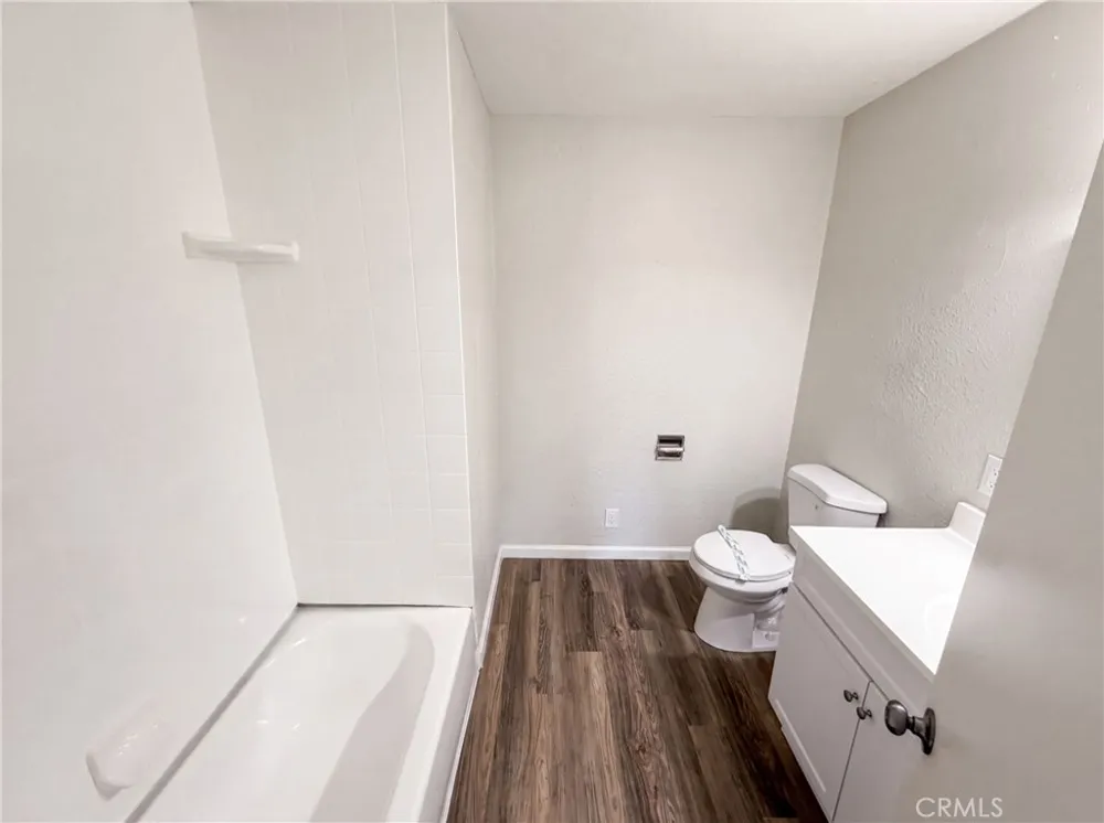 1374 El Nita Hemet, CA 92544