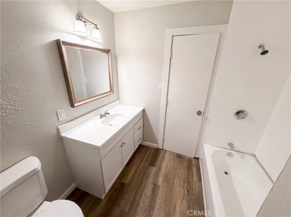 1374 El Nita Hemet, CA 92544