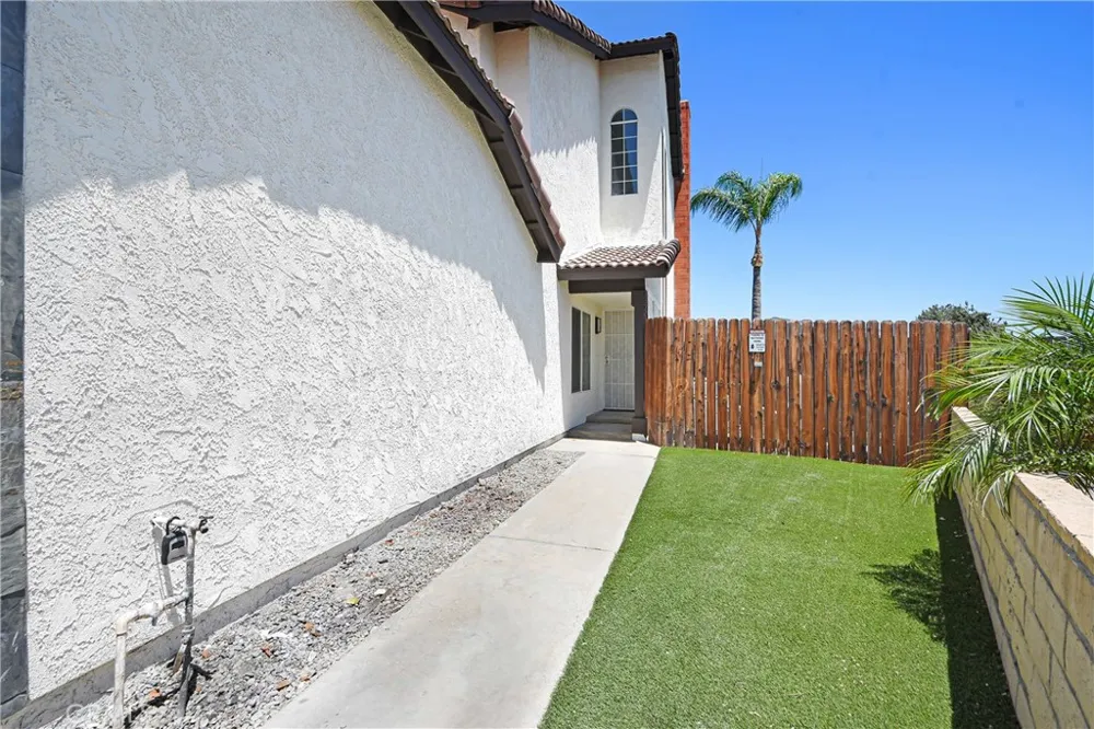 11820 Bayless Moreno Valley, CA 92557