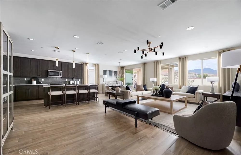 4094 Lilah Circle Lake Elsinore, CA 92530