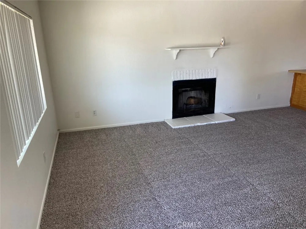 21061 Nisqually #A Apple Valley, CA 92308