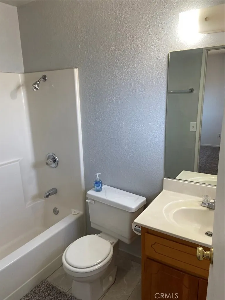 21061 Nisqually #A Apple Valley, CA 92308