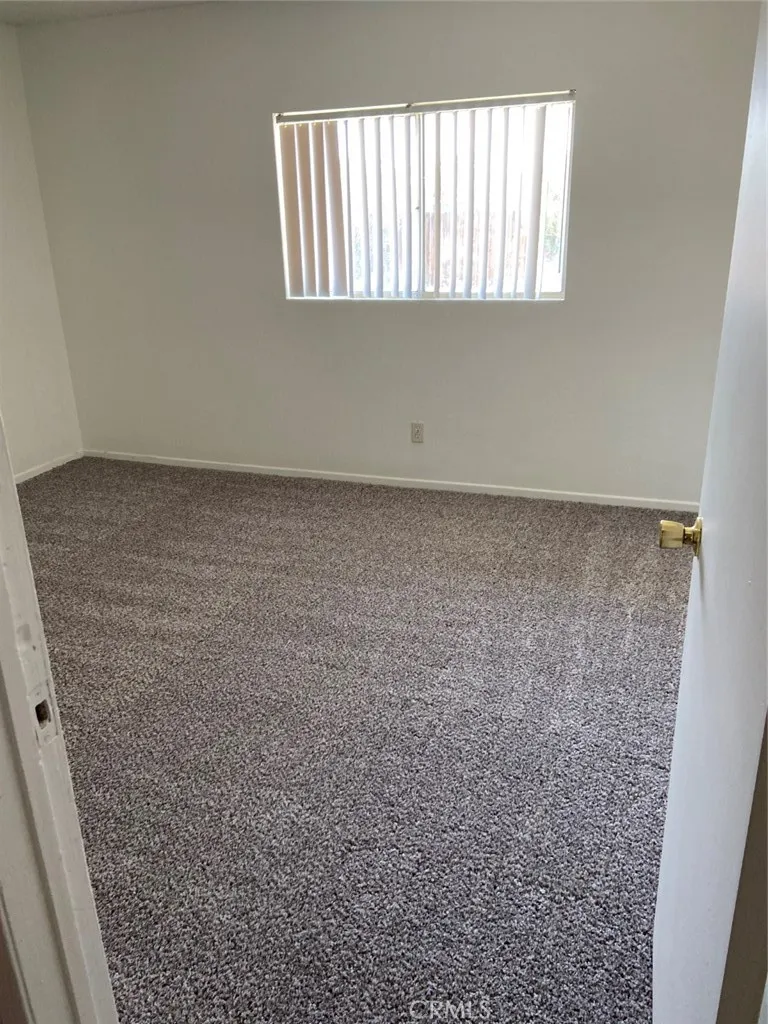 21061 Nisqually #A Apple Valley, CA 92308