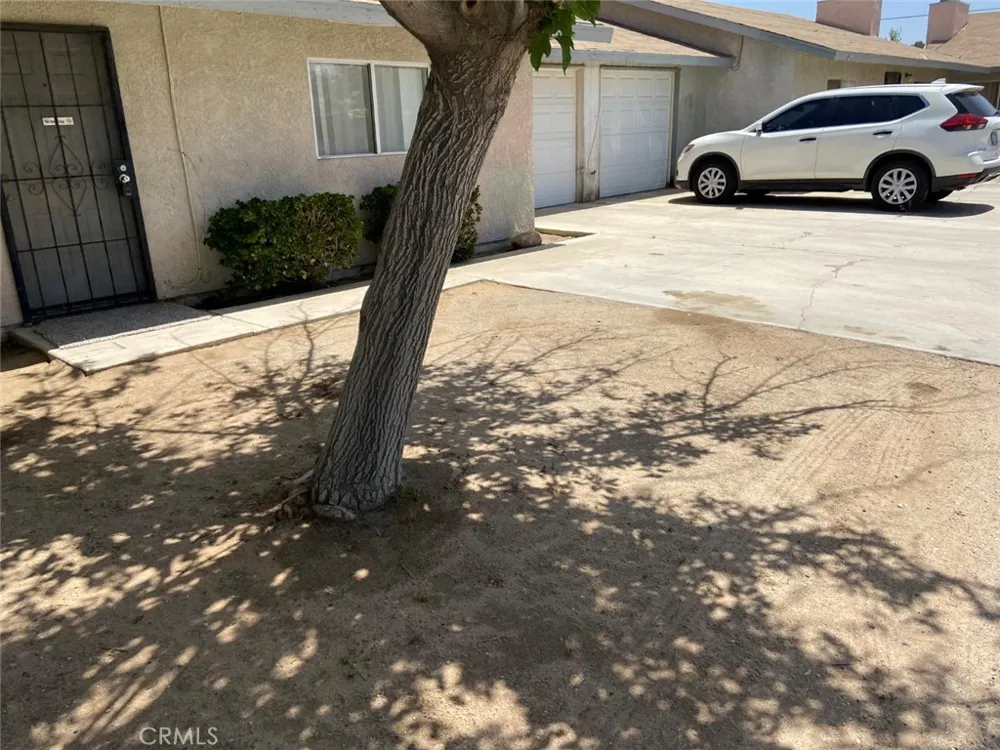 21061 Nisqually #A Apple Valley, CA 92308