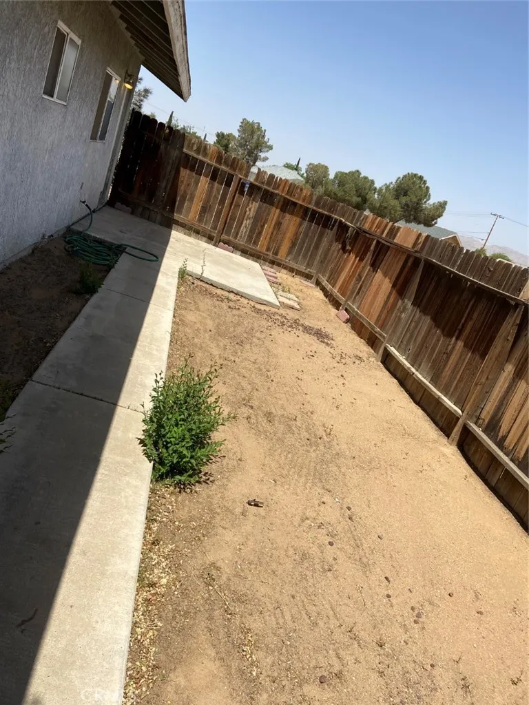 21061 Nisqually #A Apple Valley, CA 92308