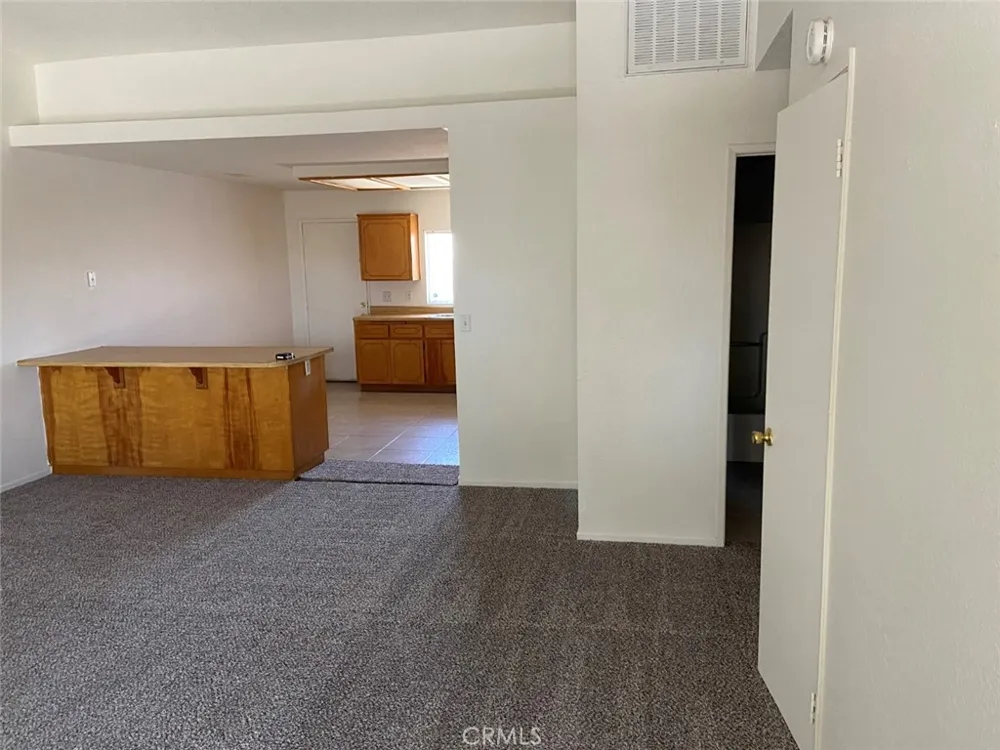 21061 Nisqually #A Apple Valley, CA 92308