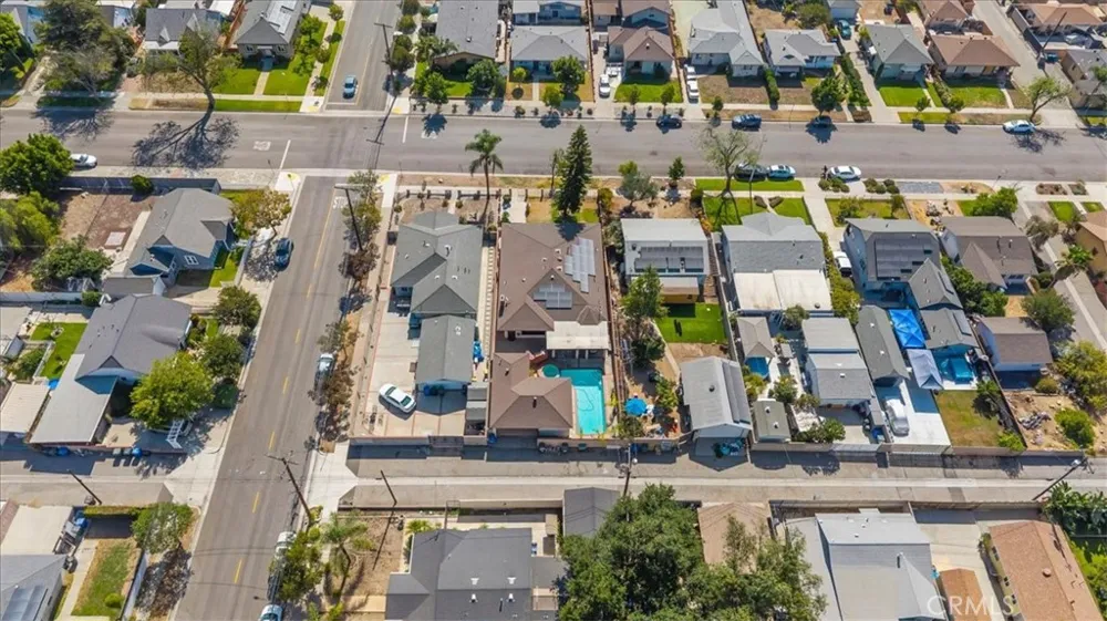 943 Orange Azusa, CA 91702