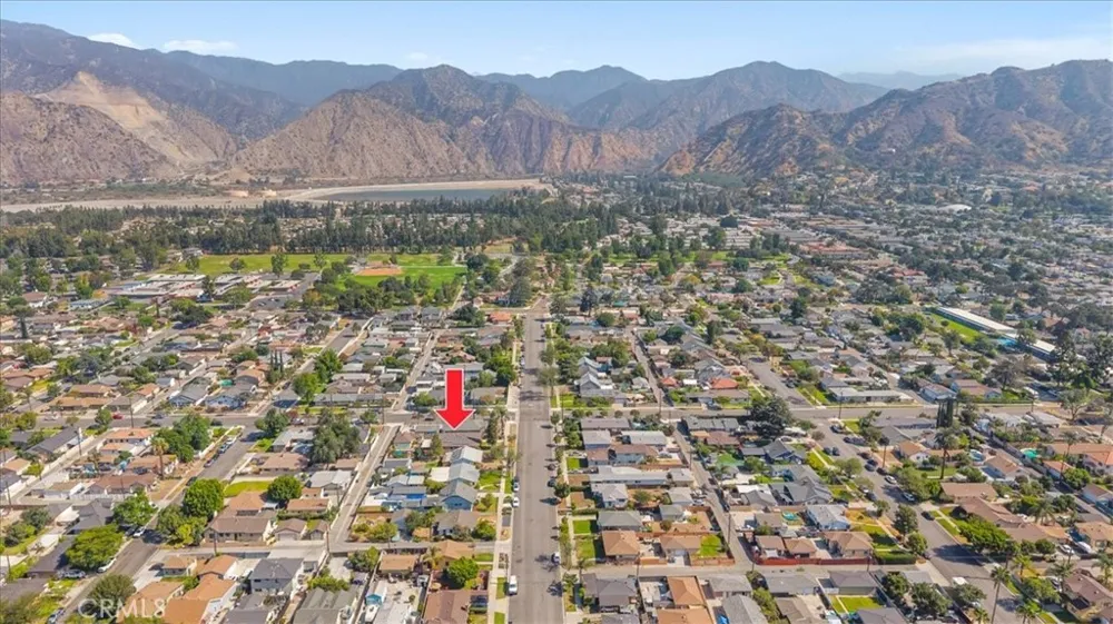 943 Orange Azusa, CA 91702