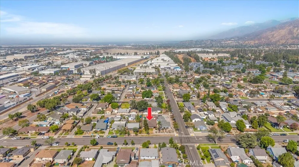 943 Orange Azusa, CA 91702