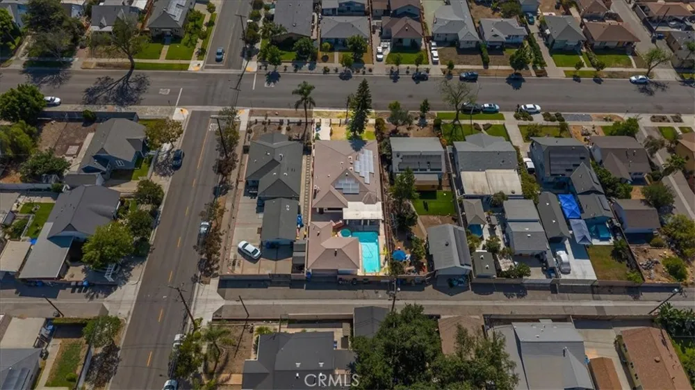 943 Orange Azusa, CA 91702
