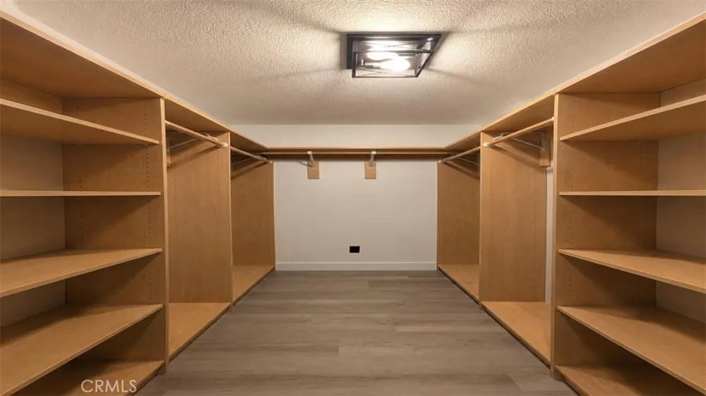 943 Orange Azusa, CA 91702