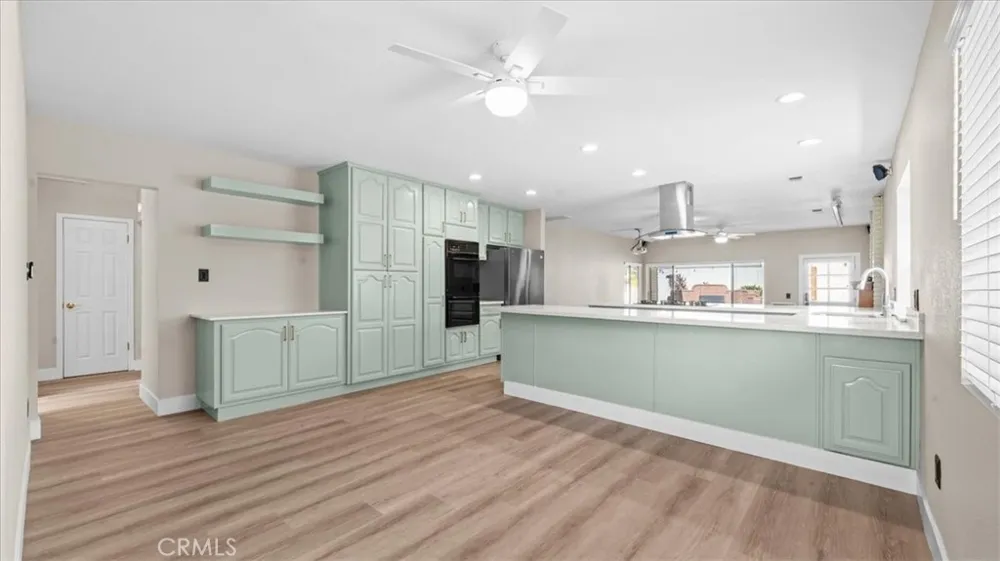 943 Orange Azusa, CA 91702