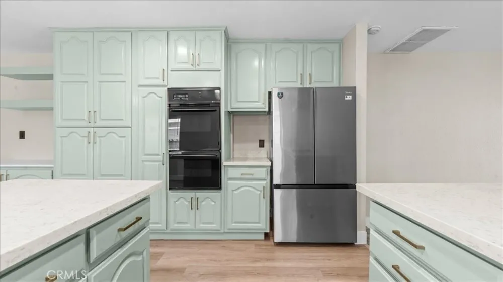 943 Orange Azusa, CA 91702