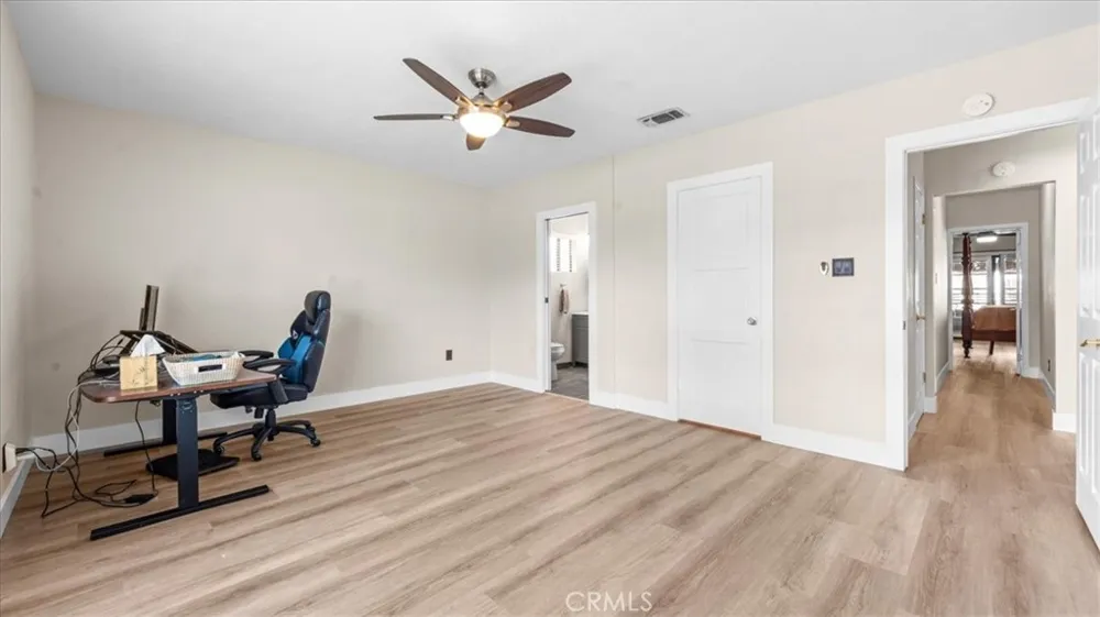 943 Orange Azusa, CA 91702
