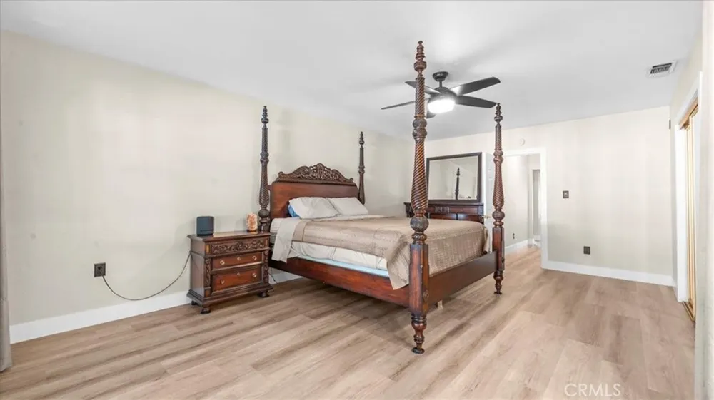 943 Orange Azusa, CA 91702