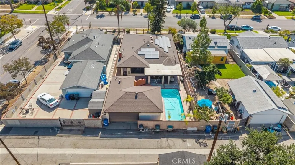 943 Orange Azusa, CA 91702