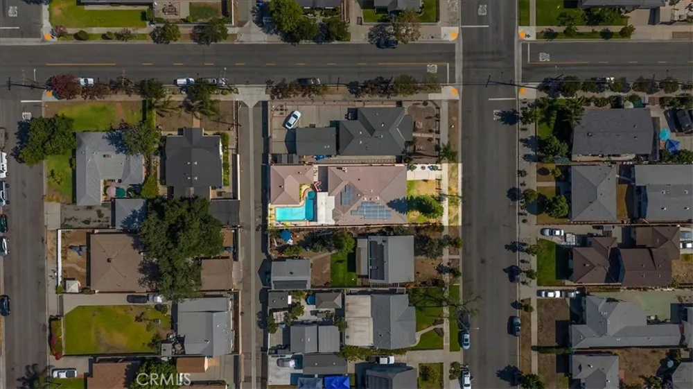 943 Orange Azusa, CA 91702