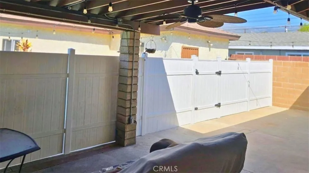 943 Orange Azusa, CA 91702